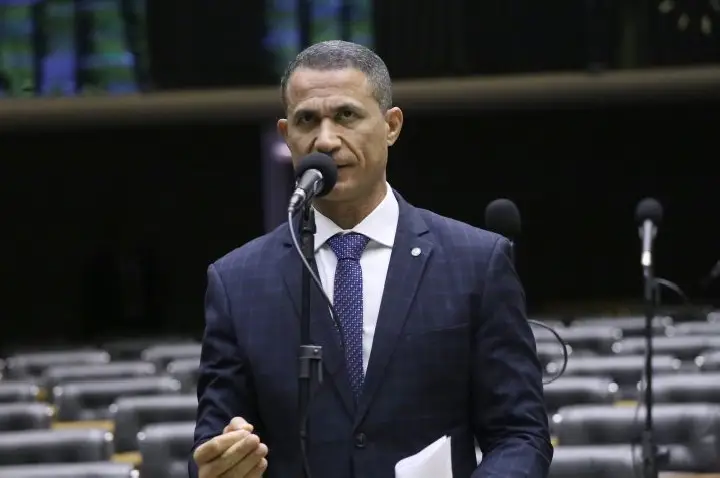 Comissão aprova projeto que define prazos para perícia em armas da segurança pública apreendidas