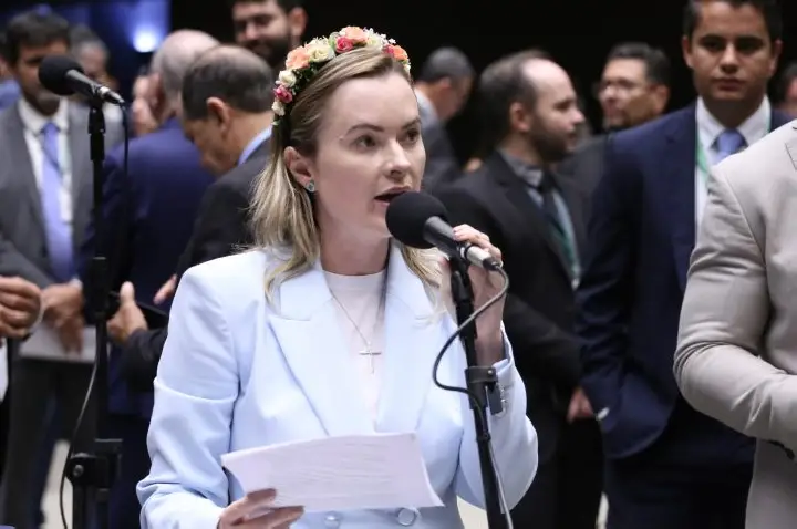 Comissão aprova projeto que facilita matrícula em cidade vizinha mais próxima da residência