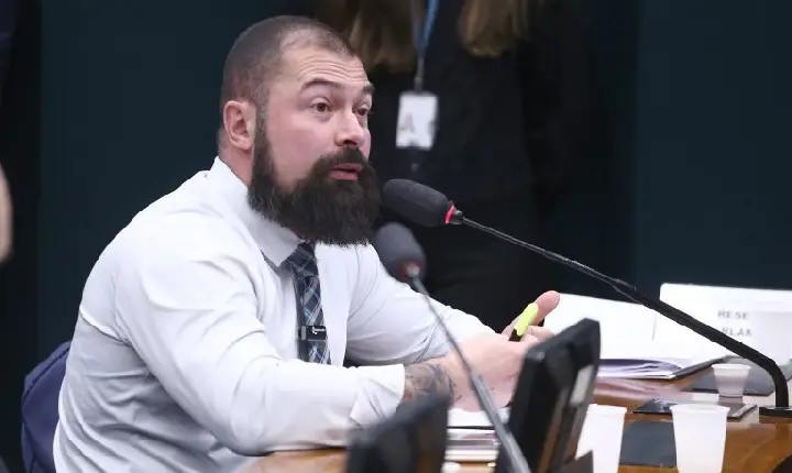 Comissão aprova projeto que libera porte de arma para donos e associados de clube de tiro