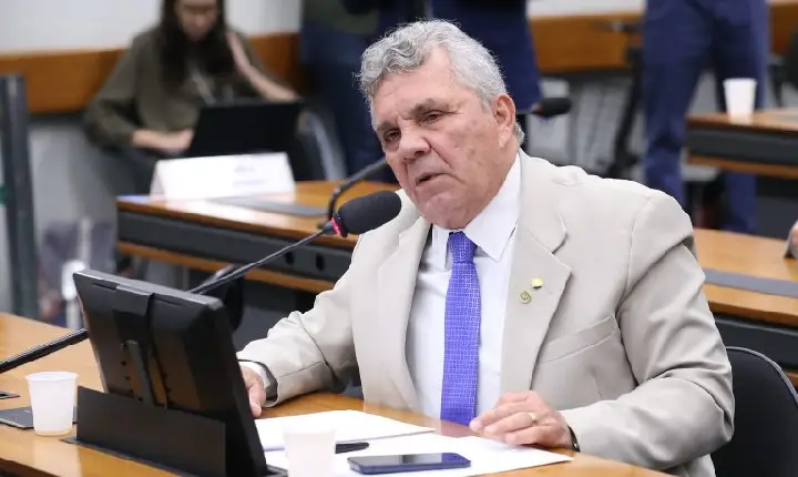 Comissão aprova projeto que obriga operadoras a fornecer dados sobre celulares roubados