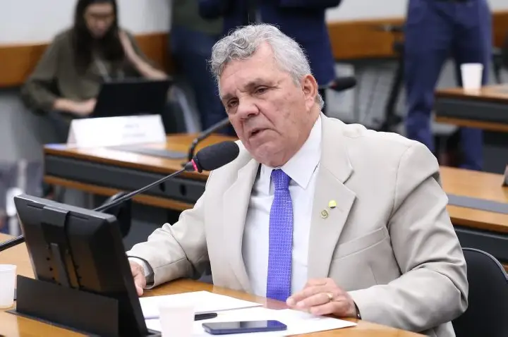 Comissão aprova projeto que obriga operadoras a fornecer dados sobre celulares roubados