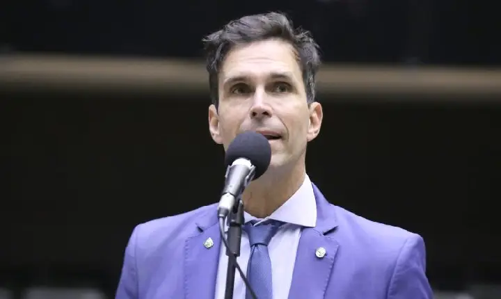 Comissão aprova projeto que prevê atividades esportivas nas escolas durante as férias