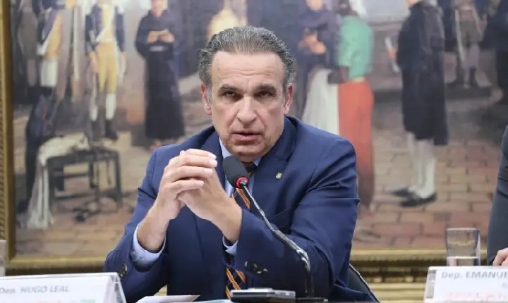 Comissão aprova proposta de recolocação de município e estado nas placas dos carros