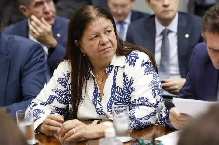 Comissão aprova proposta que incentiva presença de mulheres na construção civil