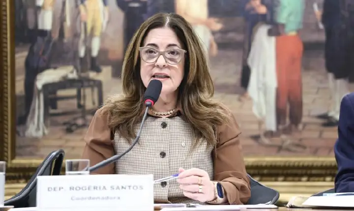 Comissão aprova proposta que torna permanente a Política para Primeira Infância