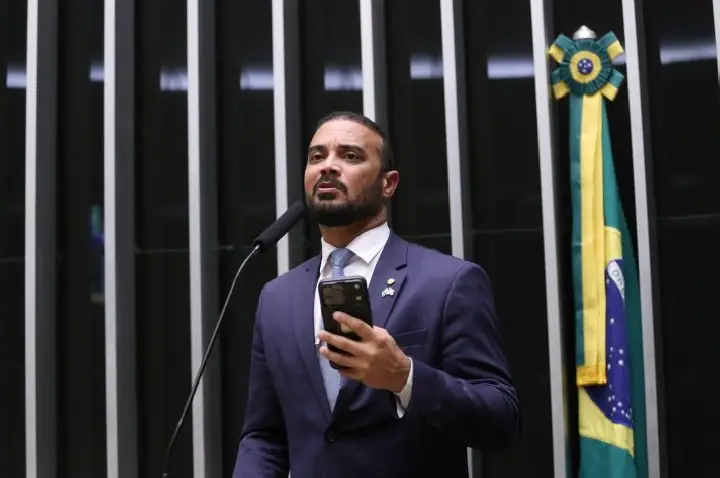 Comissão aprova proposta que veda a separação de presos por facção criminosa