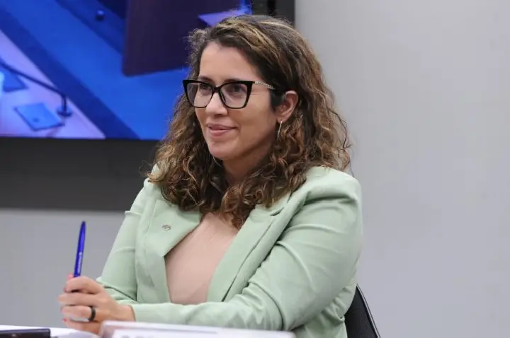 Comissão aprova recursos para acessibilidade e incentivo a bibliotecas comunitárias