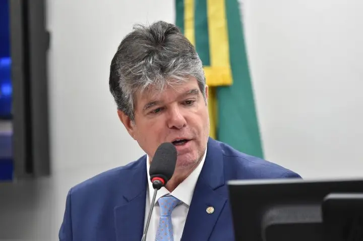 Comissão aprova regras de transparência para acompanhamento de processos no INSS
