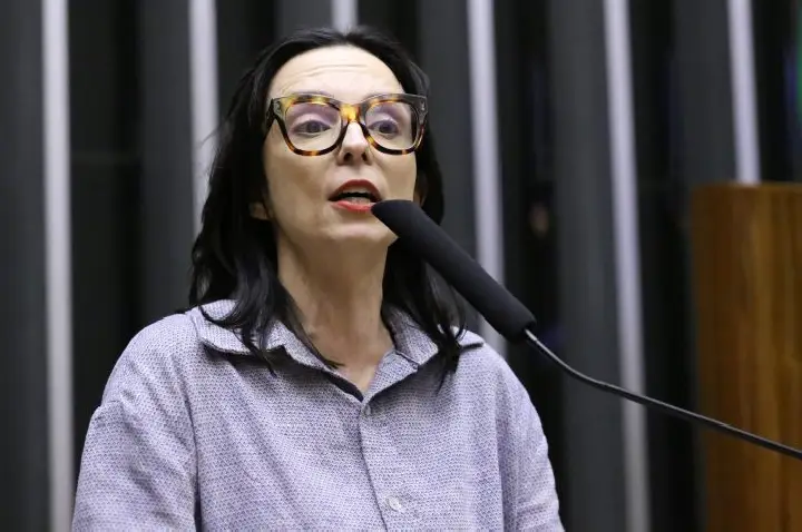 Comissão aprova regras para acompanhamento de operações envolvendo pessoas expostas politicamente