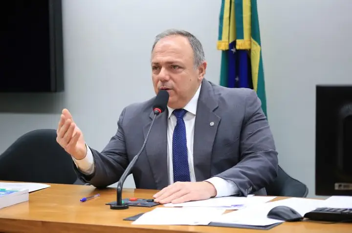 Comissão aprova regras para agilizar socorro por telefone em casos de engasgo