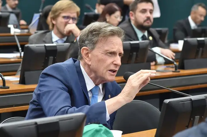 Comissão aprova regulamentação da profissão de mergulhador profissional