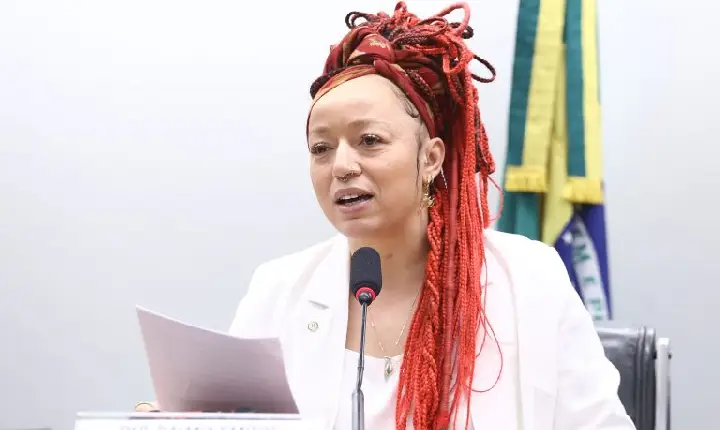 Comissão aprova reparação por discriminação ou racismo contra consumidores