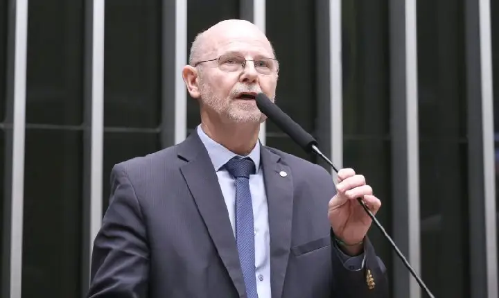 Comissão aprova retorno de assistência sindical obrigatória em rescisões