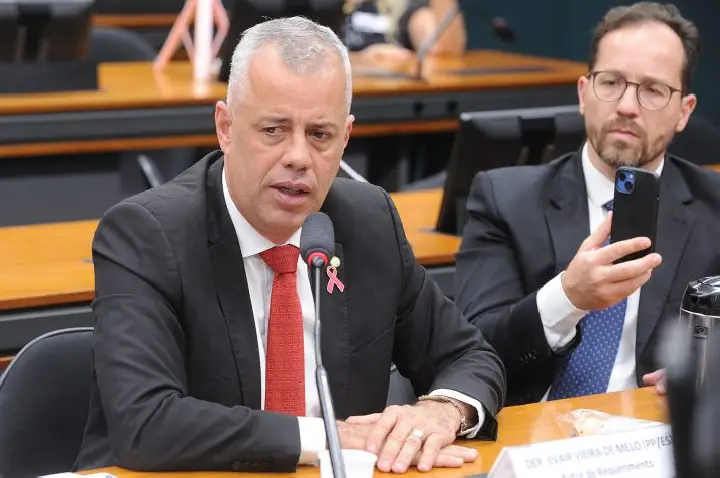 Comissão aprova suspensão de financiamentos rurais em Roraima devido à seca e a incêndios