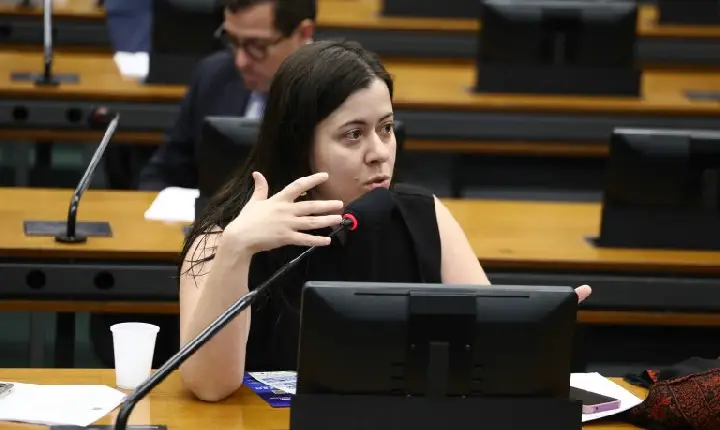 Comissão aprova suspensão de porte de arma para agentes de segurança sob efeito de drogas