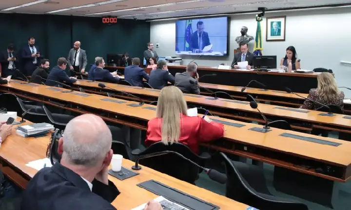 Comissão convoca Mauro Vieira para prestar esclarecimentos sobre guerra no Oriente Médio