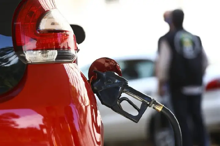 Comissão de Finanças debate oscilações nos preços da gasolina e do diesel