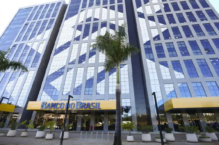 Comissão de Trabalho debate reestruturação das carreiras no Banco do Brasil