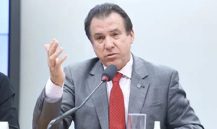 Comissão debate com ministro Luiz Marinho fim da escala 6x1 e redução da jornada de trabalho