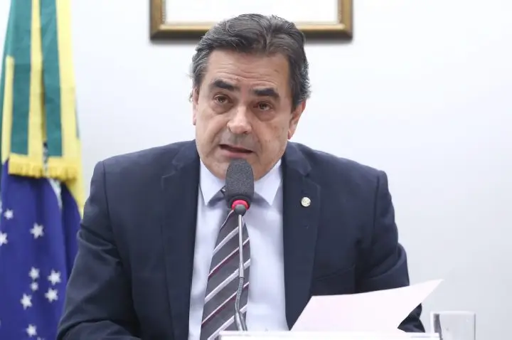 Comissão debate crise do setor leiteiro e prática de concorrência desleal