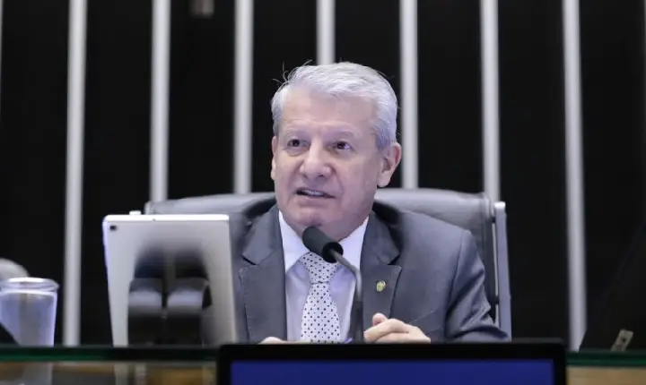 Comissão debate uso da protonterapia no tratamento de câncer