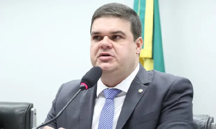 Comissão discute descontos indevidos no piso nacional da enfermagem