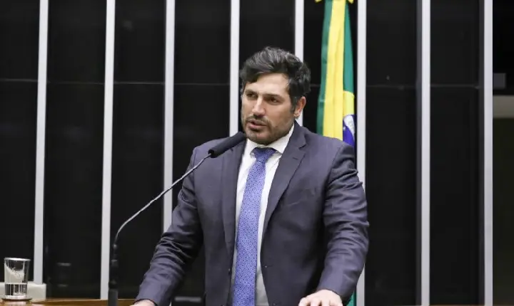 Comissão discute falta de atendimento especializado a pessoas com epidermólise bolhosa