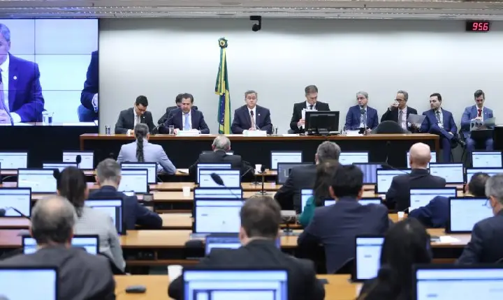 Comissão Mista aprova Orçamento de 2026 com R$ 6,5 trilhões em despesas