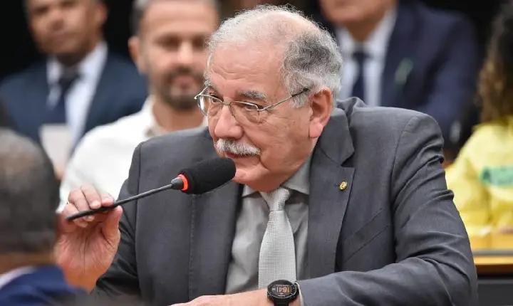 Comissão realiza audiência para debater a valorização da clínica médica; participe