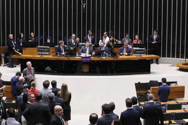 Congresso aprova projetos que abrem crédito de R$ 30 bilhões para o Orçamento de 2025
