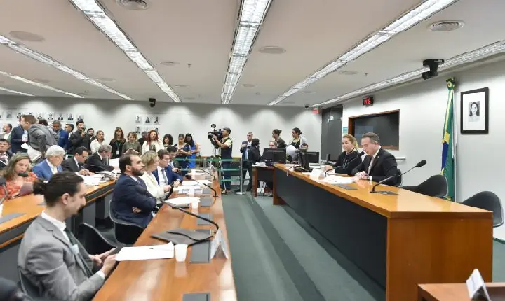 Conselho de Ética analisa denúncias de quebra de decoro contra três deputados