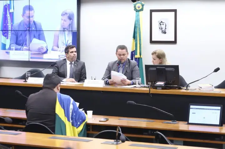 Conselho de Ética mantém decisão e não aplica novas penalidades a Gilvan da Federal