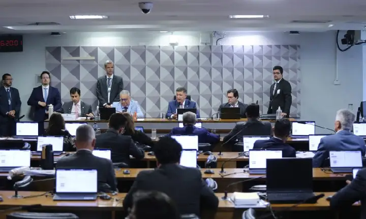 Convocados não comparecem e CPMI do INSS adia depoimentos