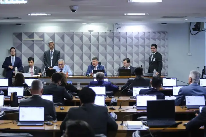 Convocados não comparecem e CPMI do INSS adia depoimentos
