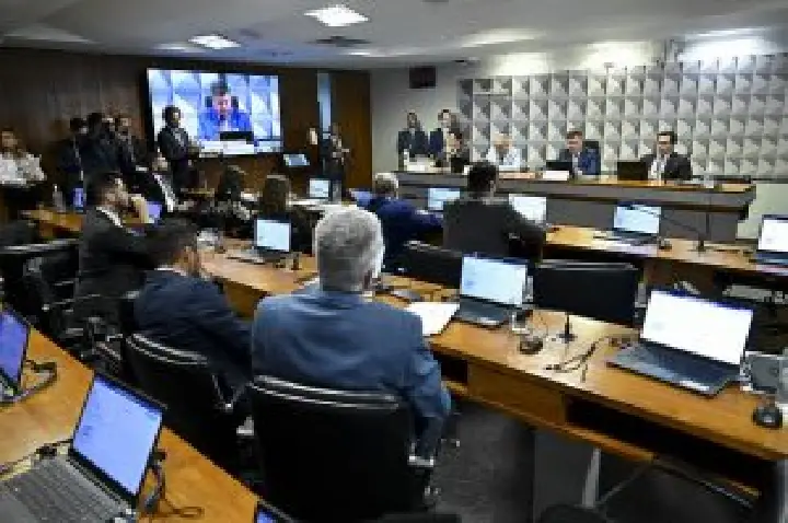 CPMI do INSS cancela depoimentos de Leila Pereira e de diretores de instituições financeiras