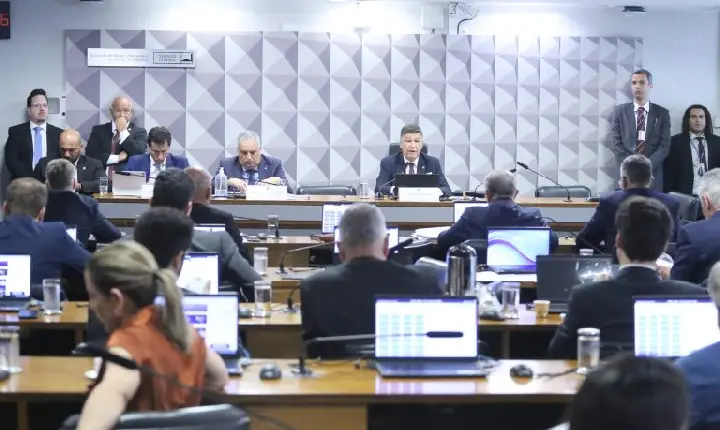 CPMI do INSS ouve deputado do Maranhão e filho de empresário