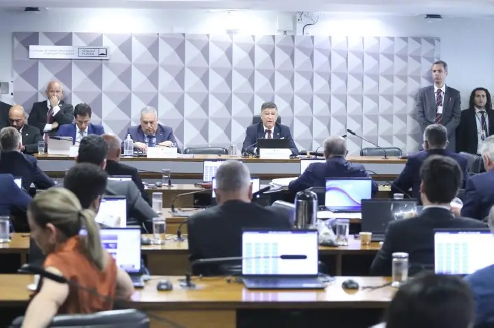 CPMI do INSS ouve deputado do Maranhão e filho de empresário