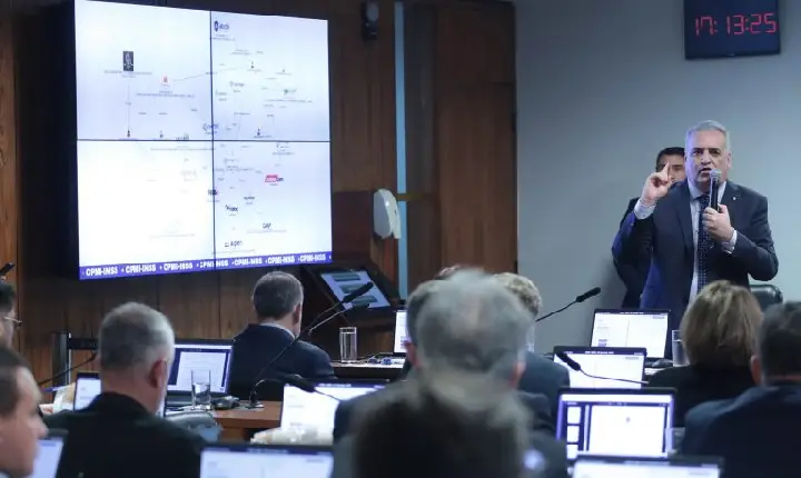 CPMI ouve ex-coordenador de pagamentos do INSS e empresário investigados por desvios