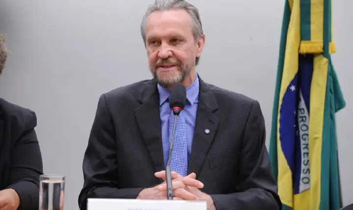 Debatedores pedem mudanças na habitação popular para evitar perda de imóvel por dívida de condomínio