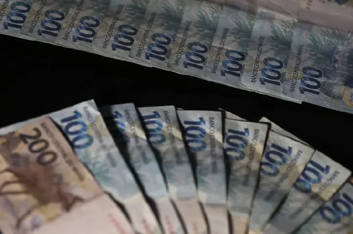 Decreto mantém restrição de R$ 121,5 bi no Orçamento até maio