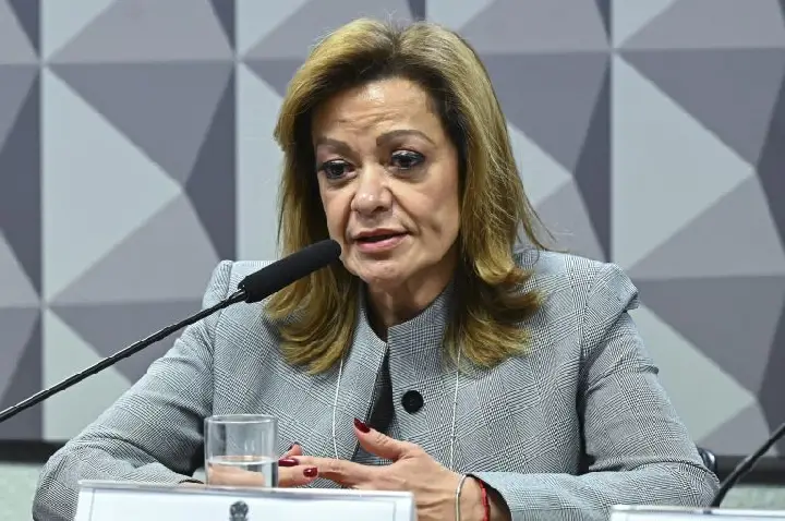 Depoente admite em CMPI do INSS conhecer investigados, mas evita explicar transferências