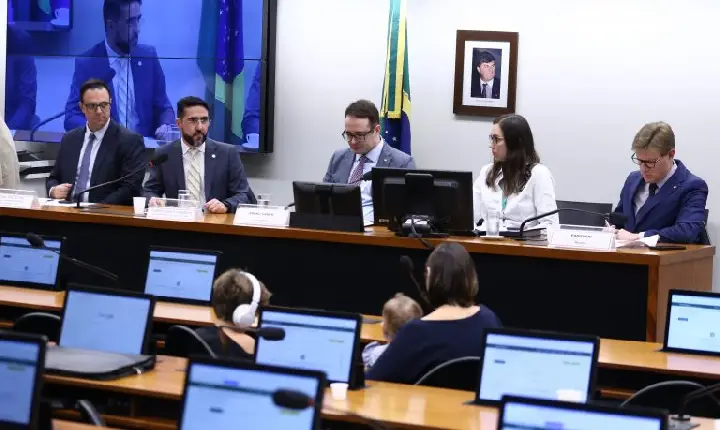 Deputados se dizem preocupados com impactos da suspensão da Voepass para o país