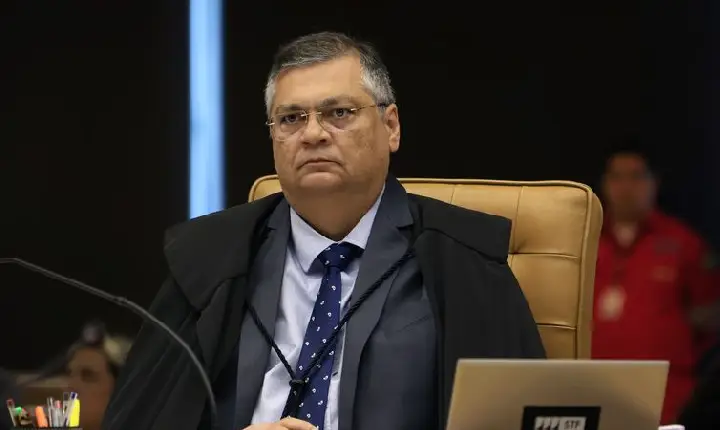 Dino manda suspender pagamento de 1,2 mil emendas da saúde