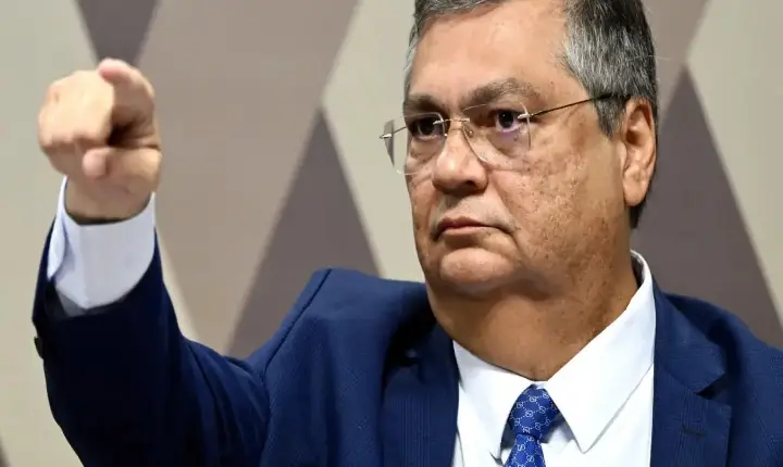 Dino responde ao aviso contra Moraes com comunicado à Embaixada dos EUA