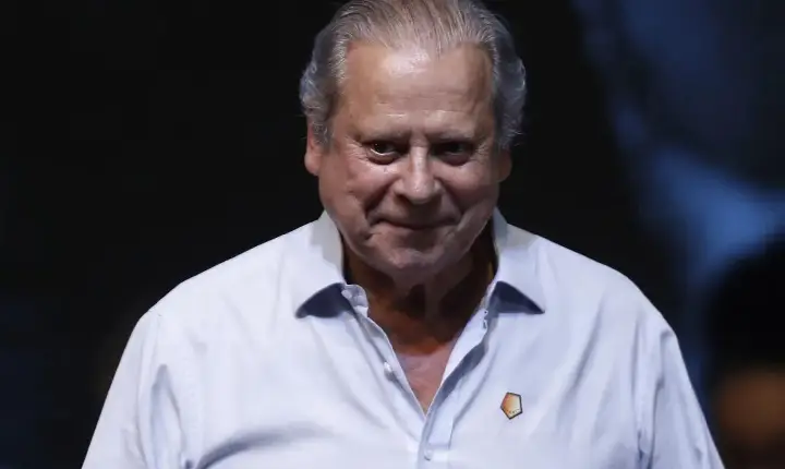 Dirceu ataca Congresso e prega “revolução social”