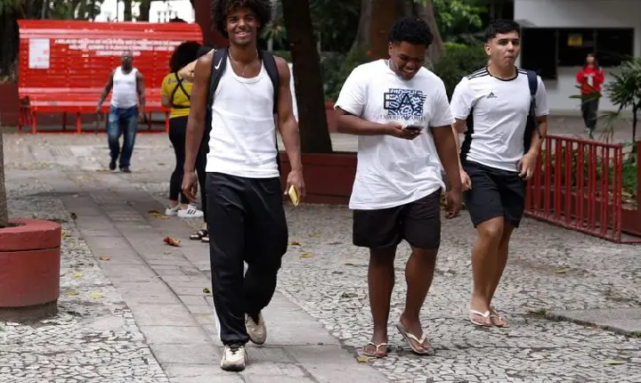 Enem 2025: prazo para pedir isenção da taxa acaba nesta sexta