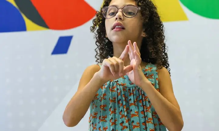 Enem: publicado o edital em Libras destinado a pessoas com deficiência
