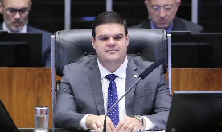 Enfermeiros defendem carga de trabalho de 30 horas semanais