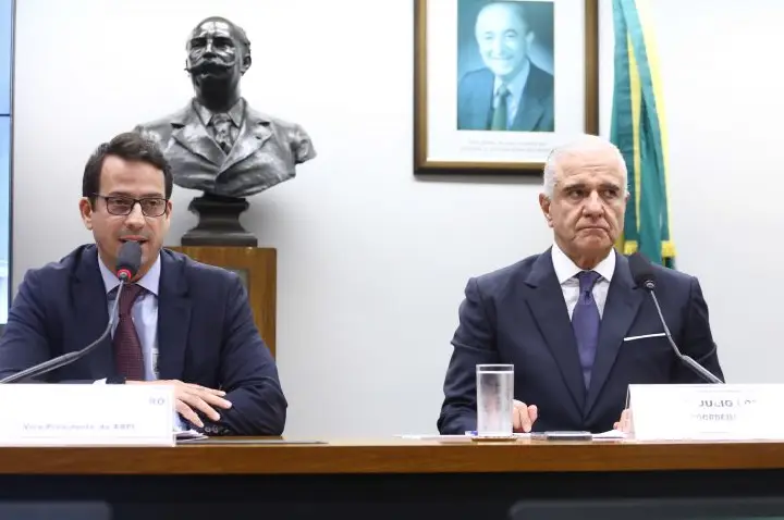 Entidades apontam pirataria como problema de saúde pública e pedem penas mais duras