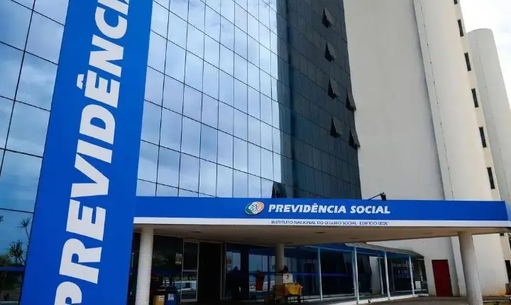 Escândalo dos descontos do INSS atinge pessoas ligadas a 6 partidos